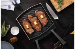 Ooni Dubbelzijdige Grizzlerplaat Met Afneembare Greep En Houten Bord 5 Ooni Dubbelzijdige Grizzlerplaat Met Afneembare Greep En Houten Bord -Keukengrill ooni dubbelzijdige grizzlerplaat met afneembare gr 3